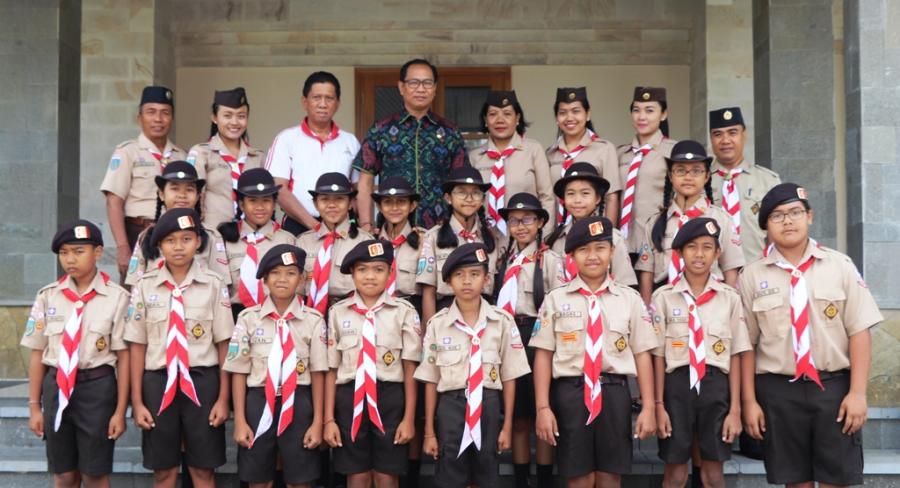 podiumnews.com-Wabup Suiasa Lepas Kontingen Penggalang Ceria Gugus Depan